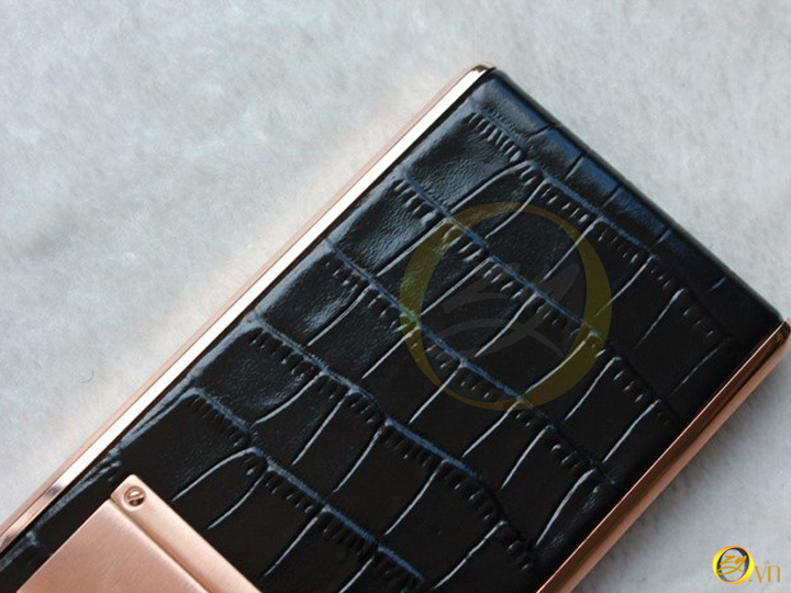  vertu Aster da cá sấu trên tay tại ozy.vn